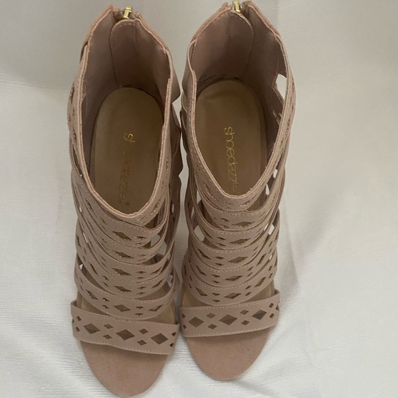 Light mauve colored heels - Picture 5 of 7